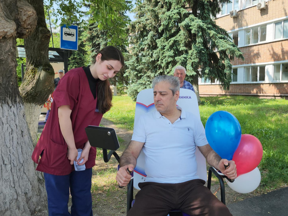 Свободное кардиокресло: люберчане проходят ЭКГ на свежем воздухе за пару минут