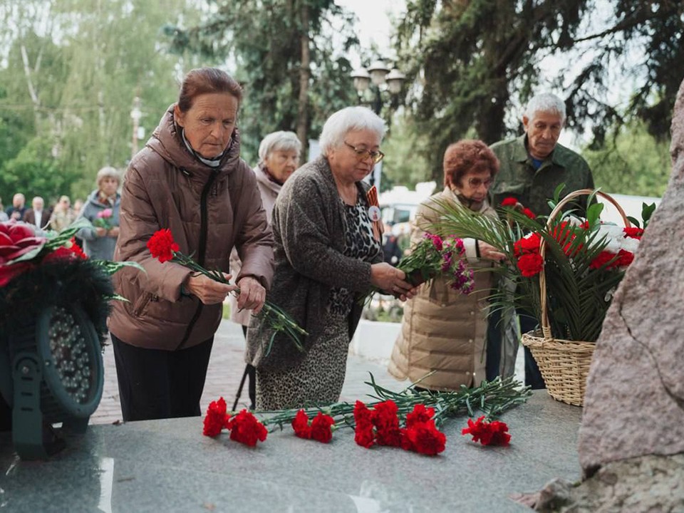 Жители Лосино-Петровского зажгли «Свечу памяти» в День памяти и скорби
