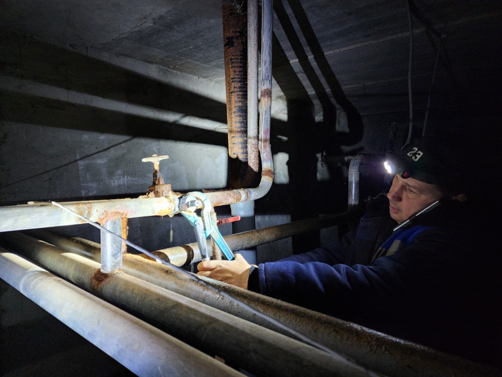 Жителям одного из домов на Школьном бульваре могут временно приостановить подачу горячей воды