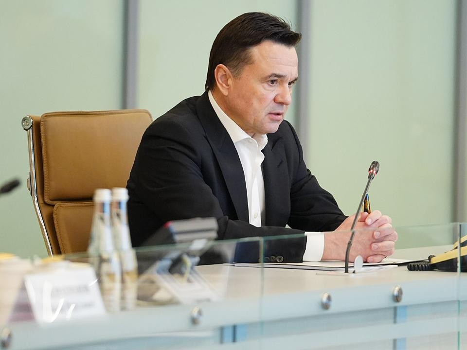 Андрей Воробьев объяснил, почему мигрантам запретили работать в торговле