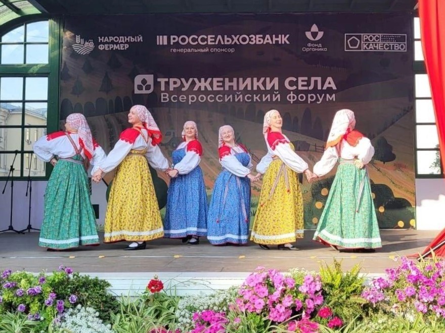 Артисты из Дмитрова выступили на ярмарке в Москве