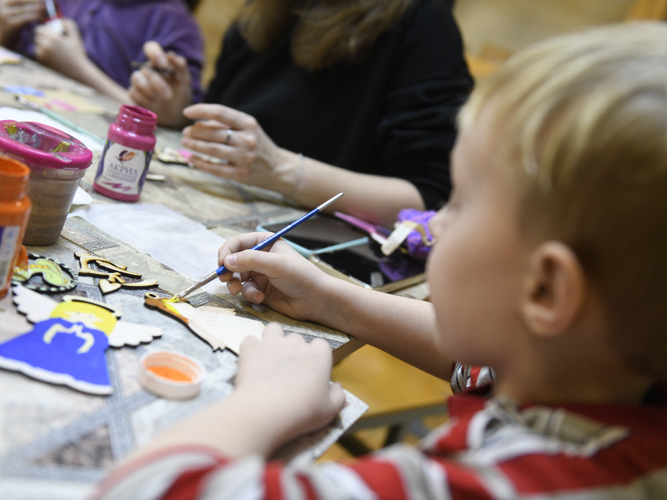 Фрязинцы попробуют силы в росписи по дереву