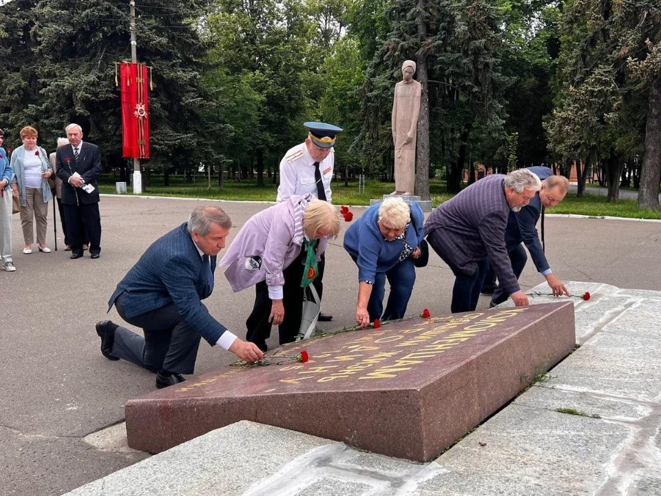 Белорусская делегация возложила в Коломне цветы в память о погибших героях