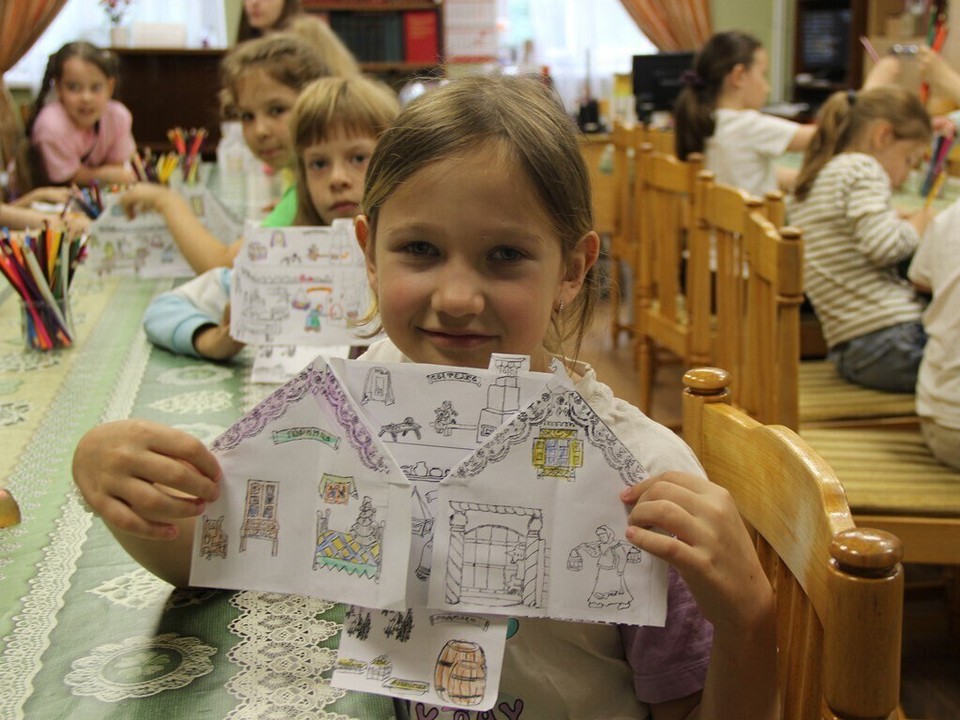 С убранством русской избы и народными традициями познакомились школьники Лыткарина