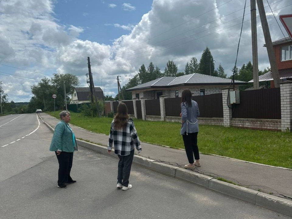 Чиновники Шаховской проверили качество уборки улиц и дорог в округе