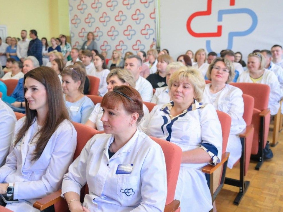 Лучших медиков Сергиева Посада наградили грамотами к профессиональному празднику