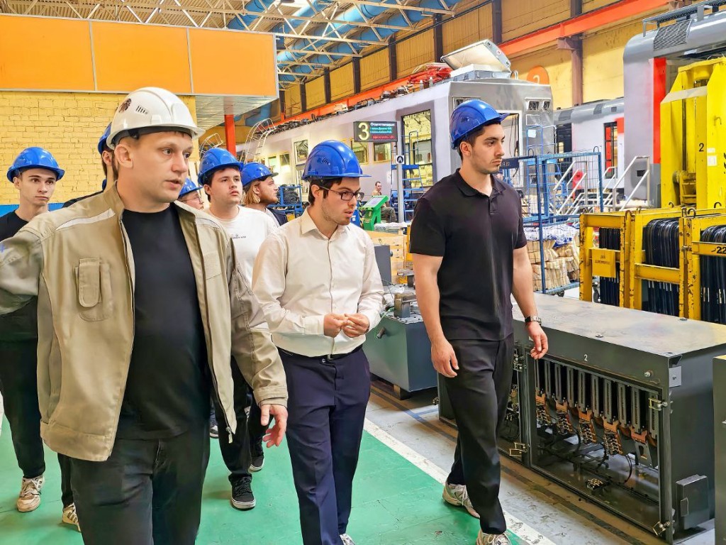 Студенты Российского университета транспорта пройдут стажировку на Демиховском заводе