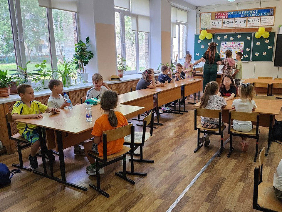 Для воспитанников школьного лагеря «Десяточка» организуют разнообразный досуг