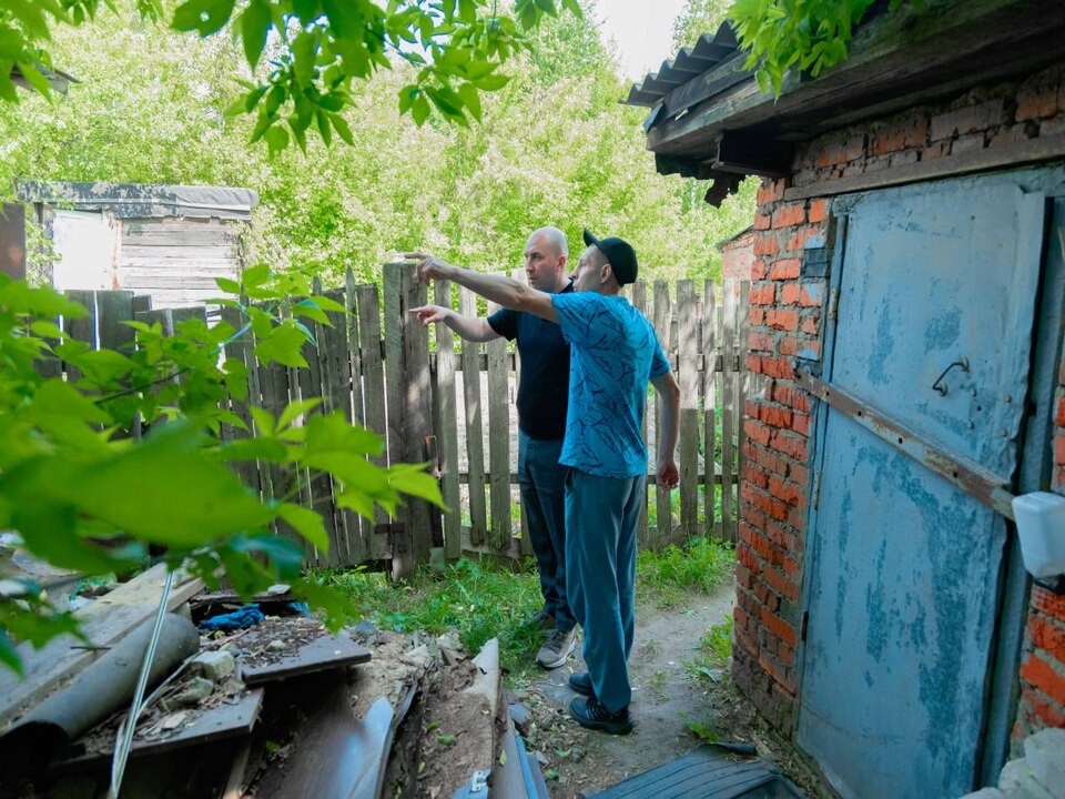 Ожерельевцев призвали узаконить построенные более полувека назад сараи
