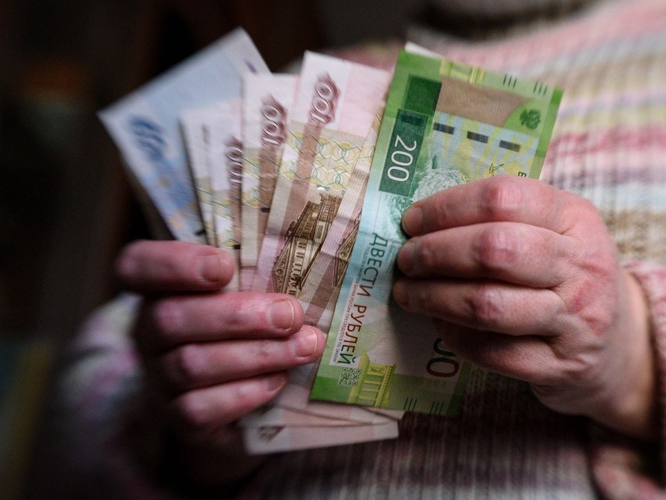В июне пенсии начислят досрочно из-за празднования Дня России