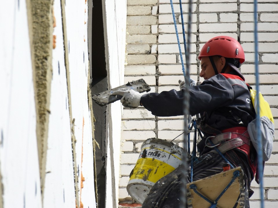 В Истре начался ремонт фасадов дома №7 на Адасько