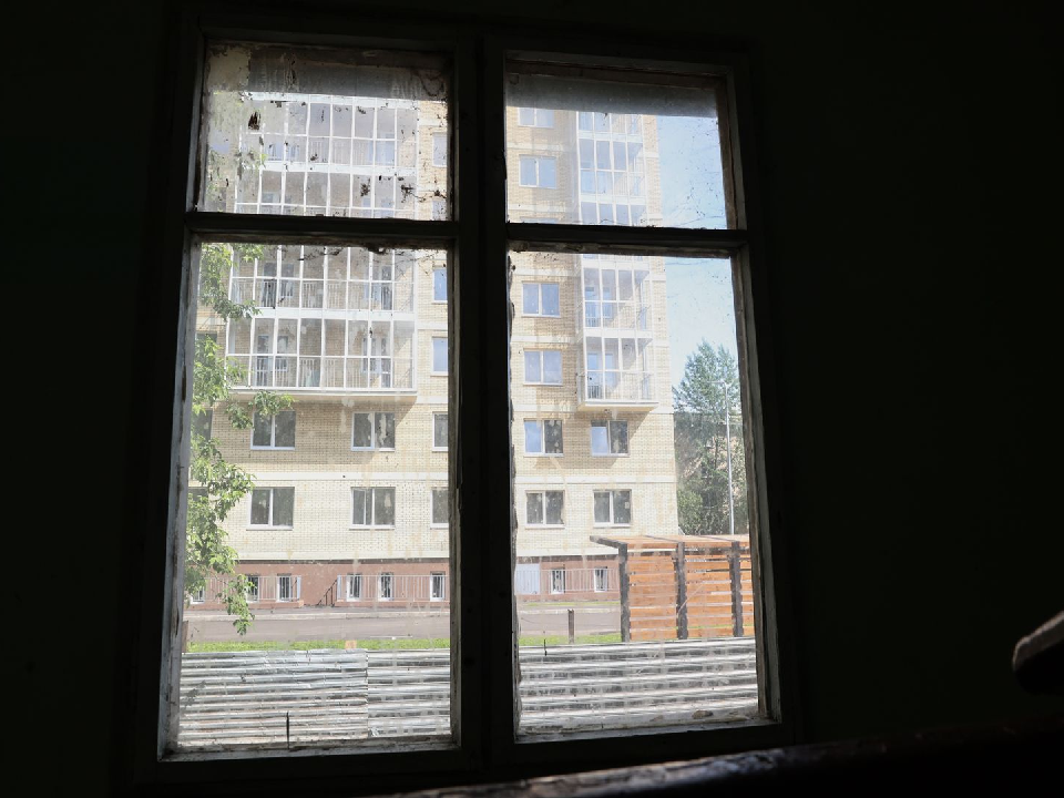 Жителям назвали сроки сноса всех аварийных домов в микрорайоне ДЗФС