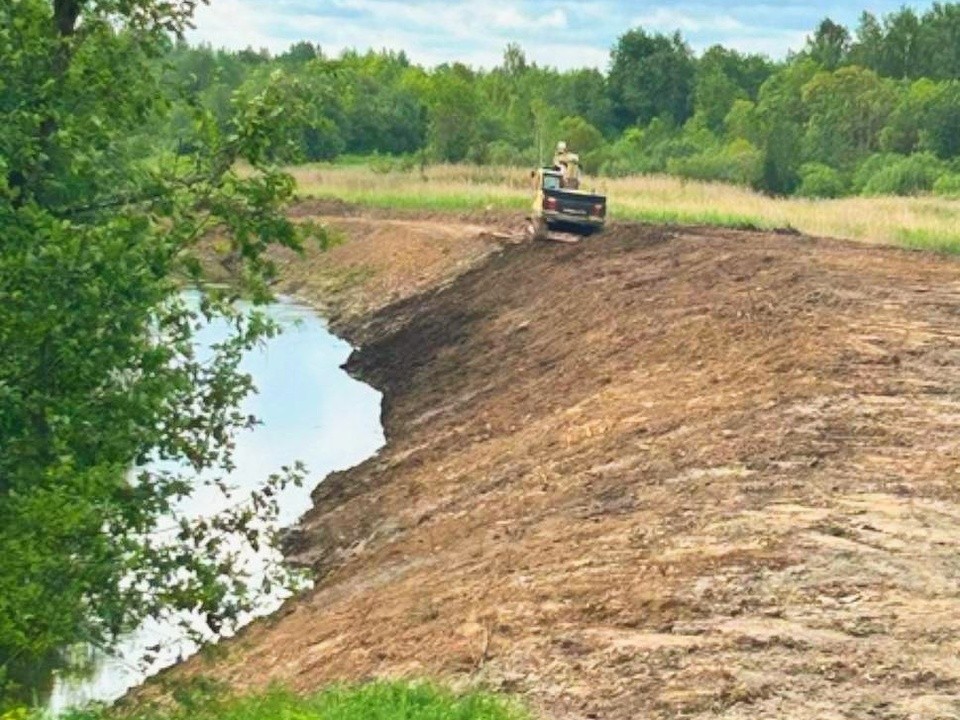 В Клину расчищают берега реки Сестры