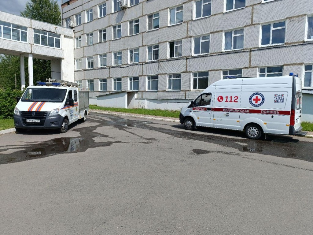 Спасатели обеспечили посадку санитарного вертолета в Волоколамском округе