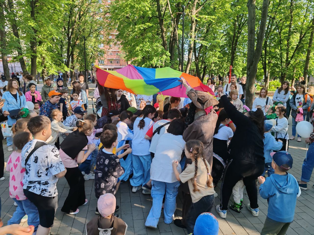Пиратское путешествие совершили маленькие дзержинцы в День защиты детей
