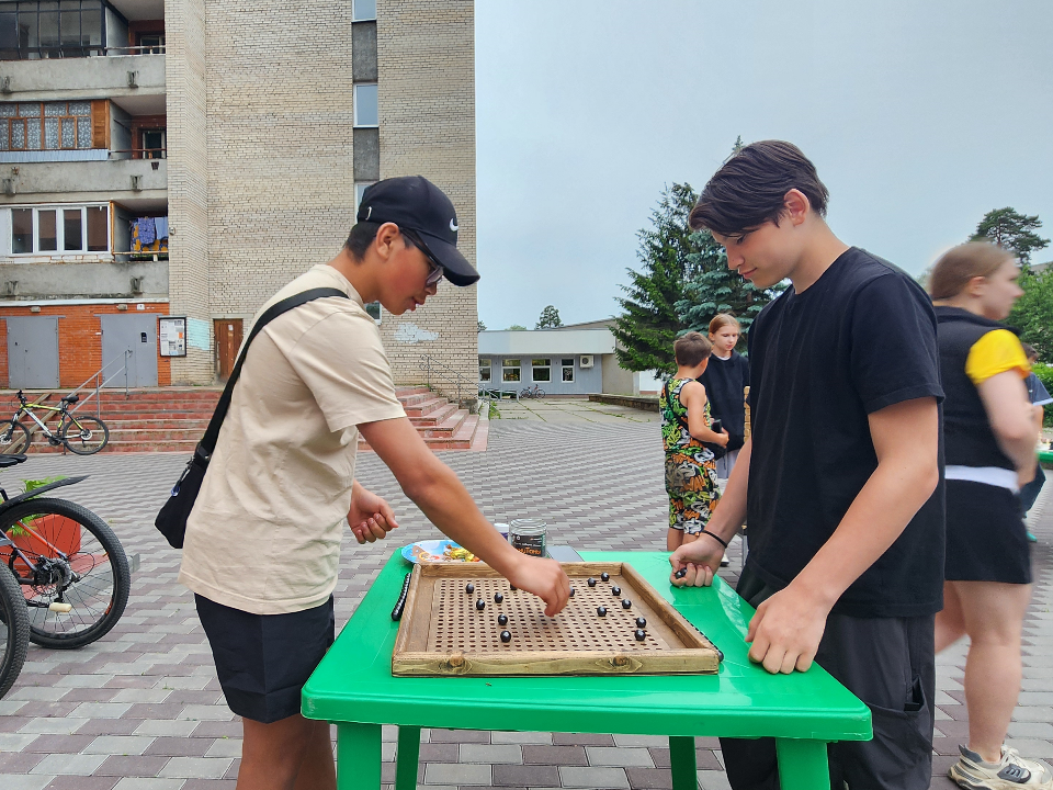 В Протвине на фестивале настольных игр дети сыграли в шахматы и гигантскую дженгу