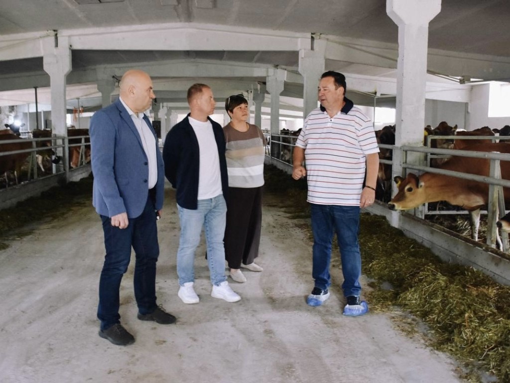 Власти Пушкино посетили ферму в Ашукино