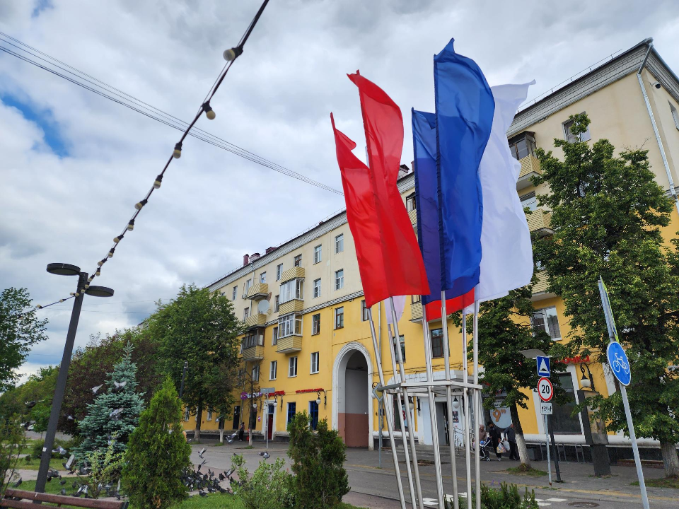 Электросталь украсили флагами в честь Дня России