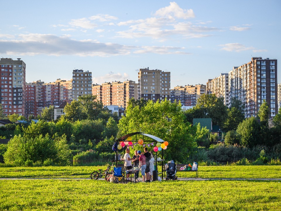 Названы пять способов бюджетно отдохнуть в городе летом