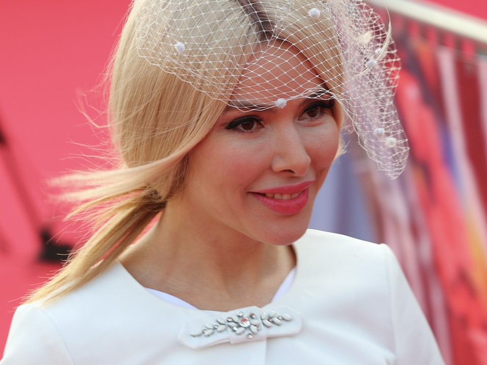 «Я вылечила ее, а теперь она предала»: Алена Кравец – о шокирующем скандале с приемной дочерью