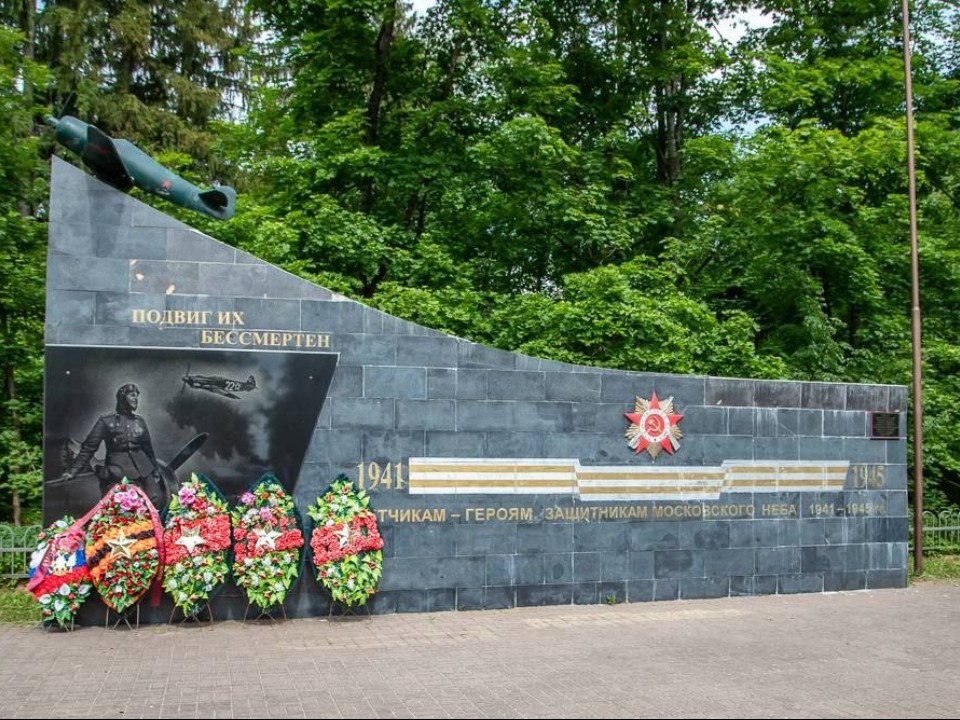 Памятник «Военным летчикам» в Новом Городке приведут в порядок до осени