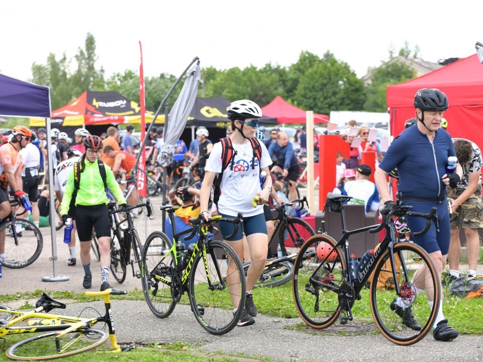 Gran Fondo объединил любителей и профессионалов велоспорта в Дмитровском округе