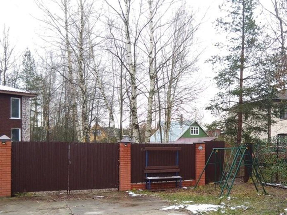 В деревне Стулово снесли забор из-за незаконного захвата земли