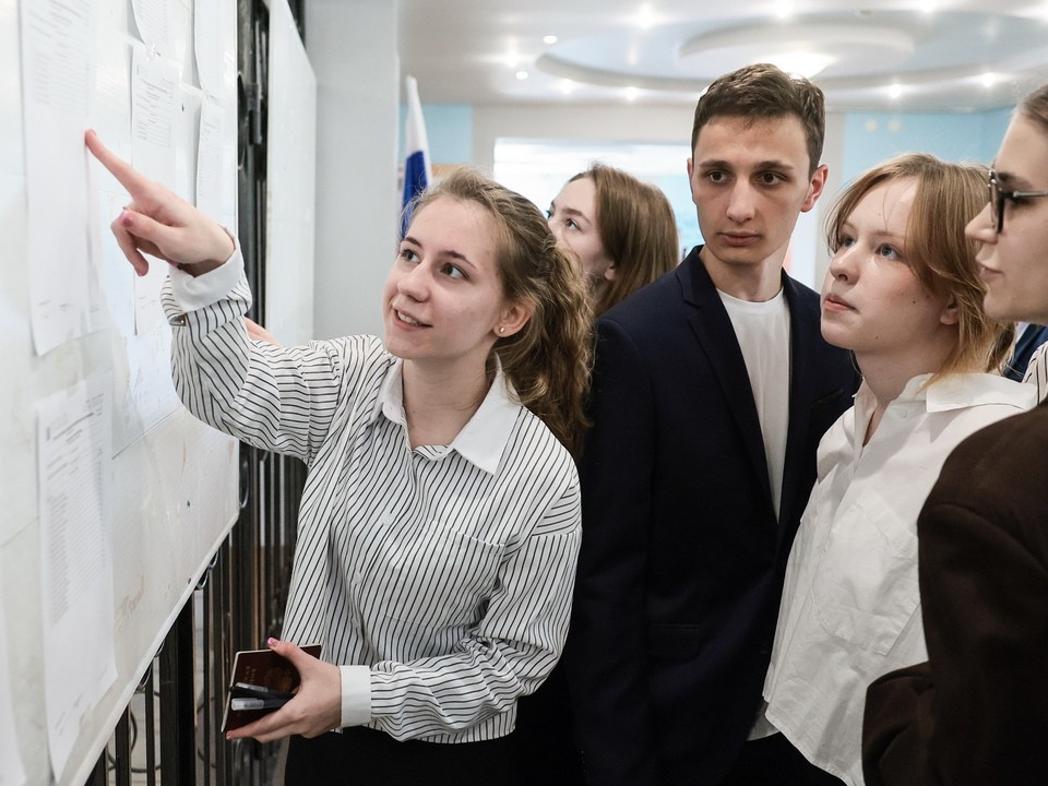 Триста баллов на троих набрали ногинские выпускницы 2025 года на экзаменах