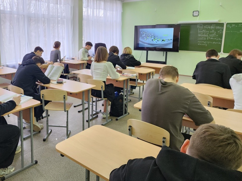 Пять клинских выпускниц сдали ЕГЭ на 100 баллов