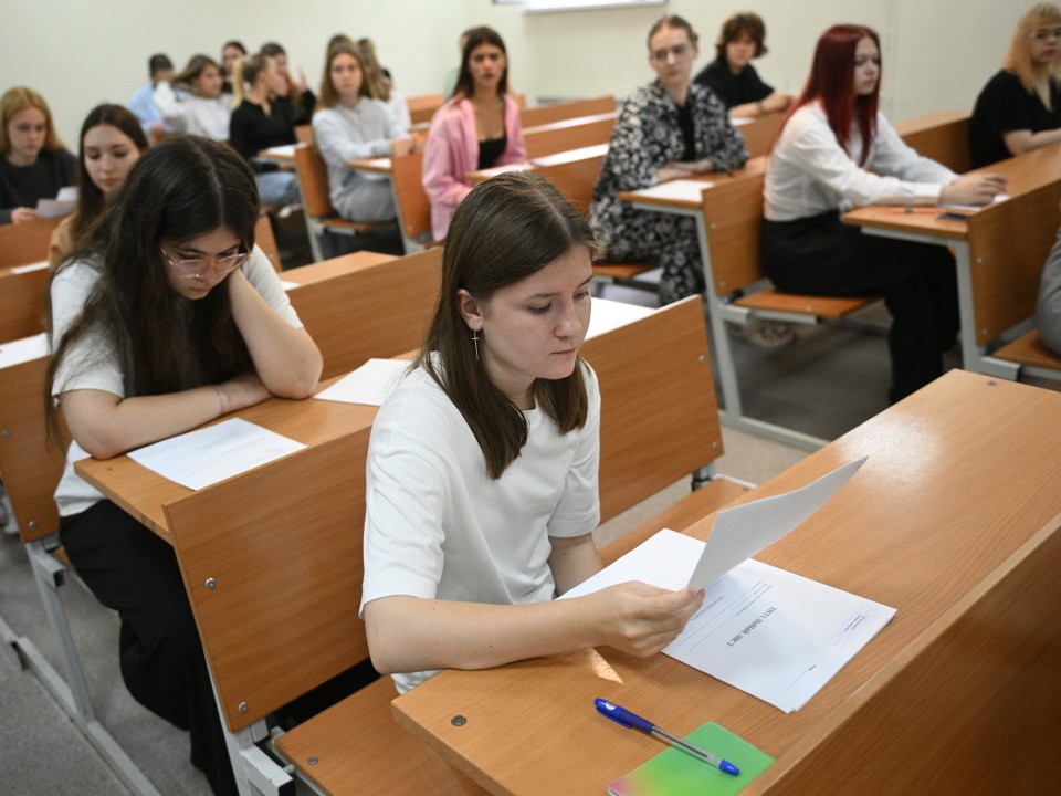 Без экзаменов: кто имеет льготы при поступлении в вуз в 2025 году