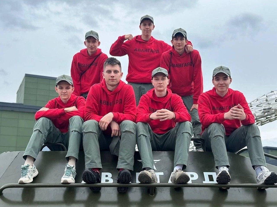 Щелковские школьники прошли начальную военную подготовку в центре «Авангард»