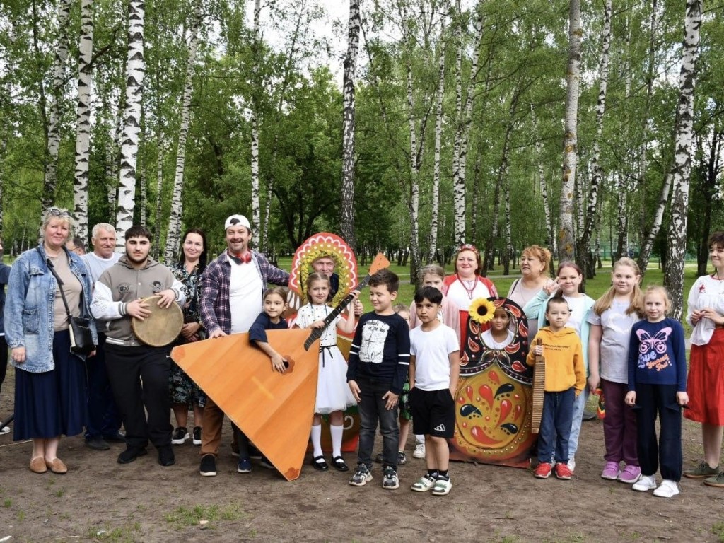 В центре культуры «Акрихин» с размахом отметили Международный день балалайки