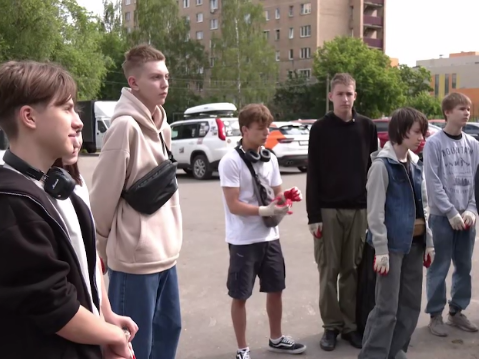 Подростки Пушкинского округа освоили заработок на летних уборках города
