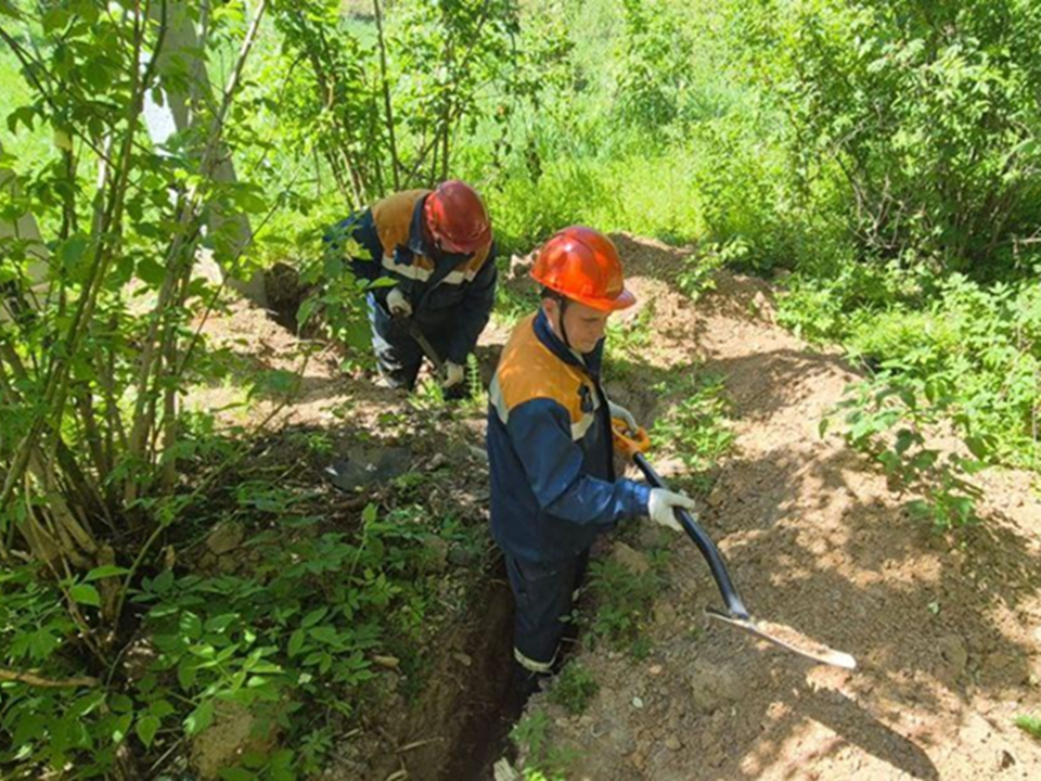 В поселке Мещерское обновили кабельную линию электропередачи