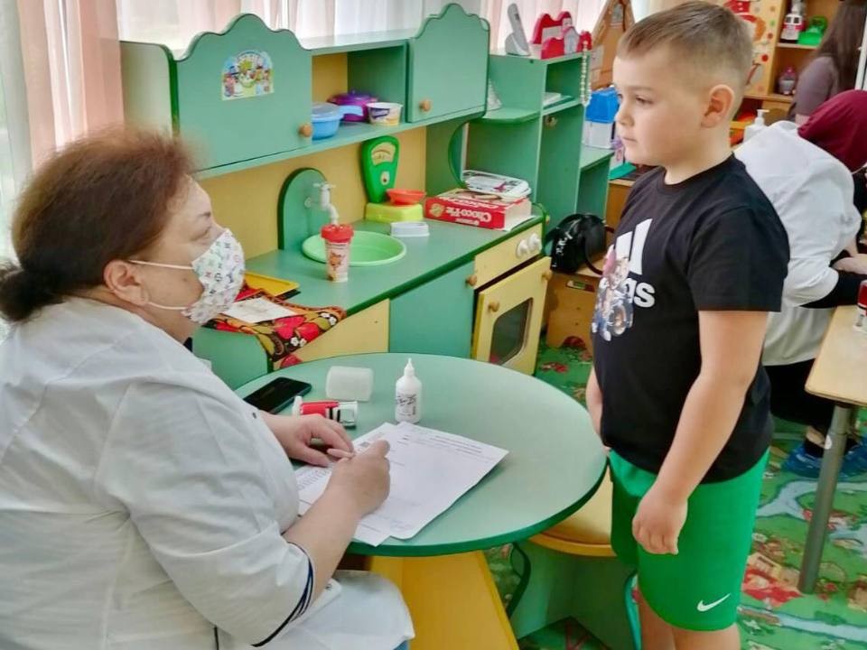 Свыше 70 юных пациентов осмотрели врачи Видновской больницы в дошкольных учреждениях