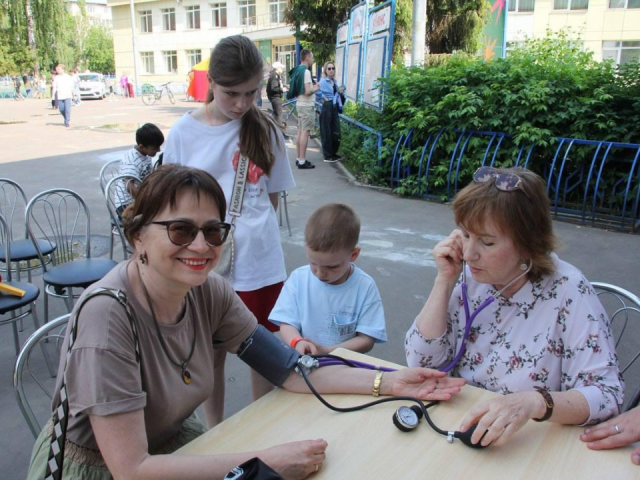 Луховицкие врачи научили жителей спасать жизнь и измерять давление