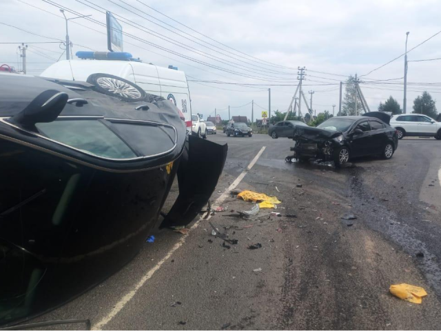Подмосковные пожарные предотвратили возгорание в результате ДТП под Наро-Фоминском
