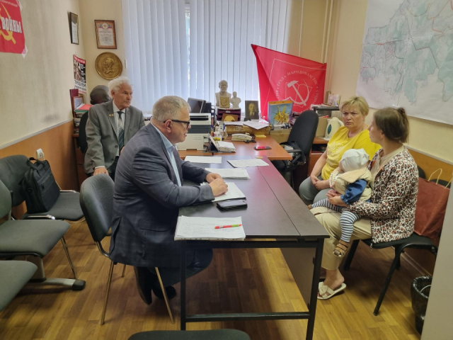 Депутат Мособлдумы решил проблемы участника СВО, пенсионерок и матери ребенка с онкологией