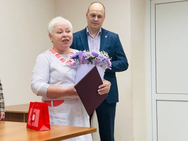 Известного в Наро-Фоминске детского кардиолога проводили на заслуженный отдых