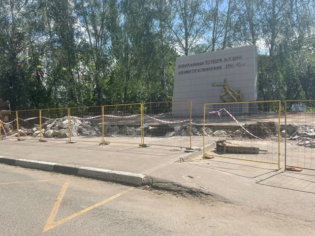 Мемориал погибшим воинам хлопчатобумажного комбината реставрируют в Щелкове