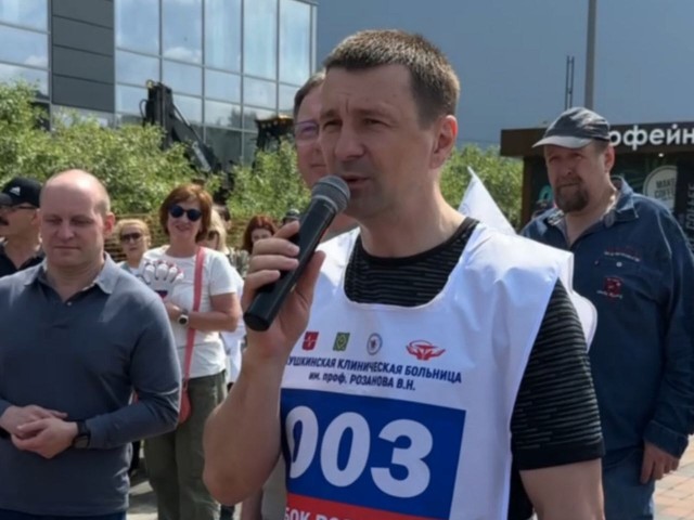 Максим Забелин одним из первых пробежал дистанцию на кубок Розанова в Пушкино