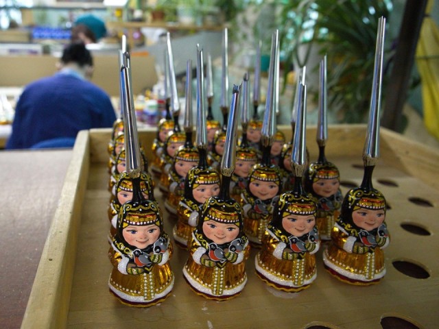 Клинская фабрика выпустит 30 новых уникальных елочных игрушек