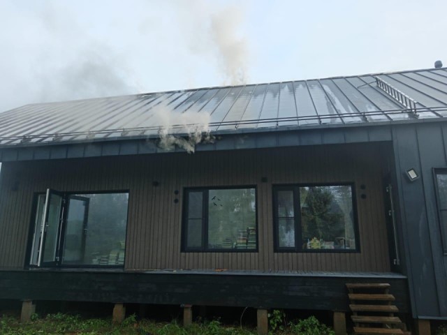 Пожарные ликвидировали возгорание в частном доме в деревне Дьяконово