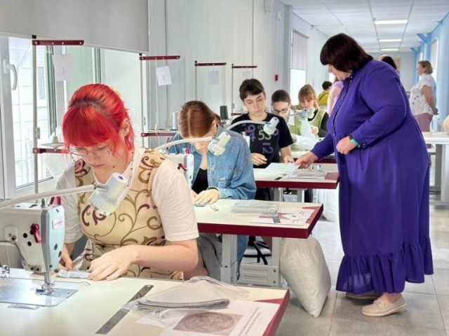 Студентки из Можайска заняли призовые места на конкурсе швейного мастерства