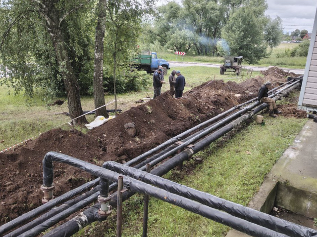 В втором микрорайоне Зарайска меняют трубы водоснабжения