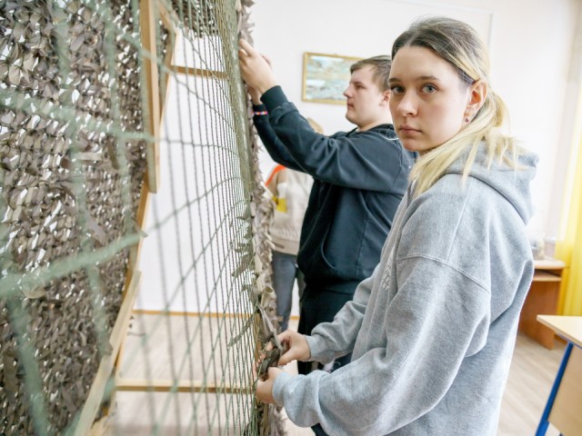 Школьники Ногинска в каникулы отправились на помощь участникам СВО