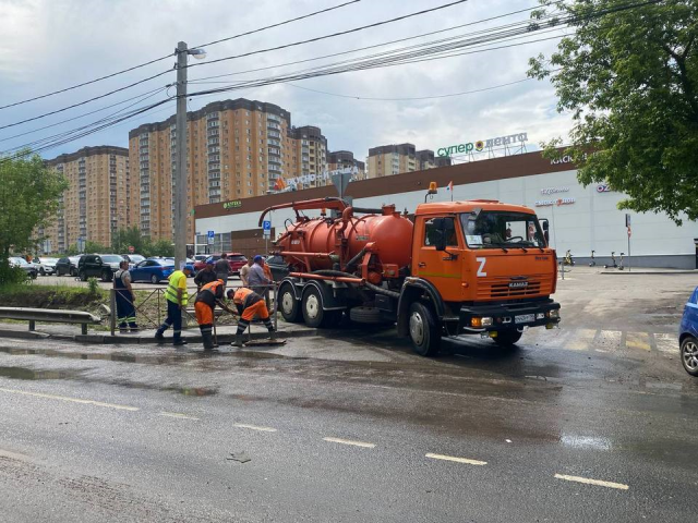 Подтопление после ливней в Пироговском оперативно устранили