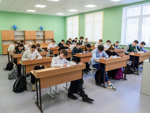 Выпускник Менделеевской школы Максим Курносов набрал 100 баллов на ЕГЭ по информатике