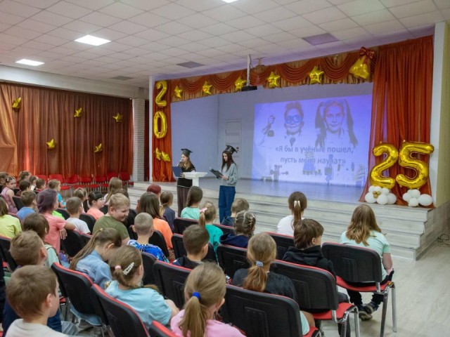 Школьники Климовска провели эксперименты со звуком и электричеством