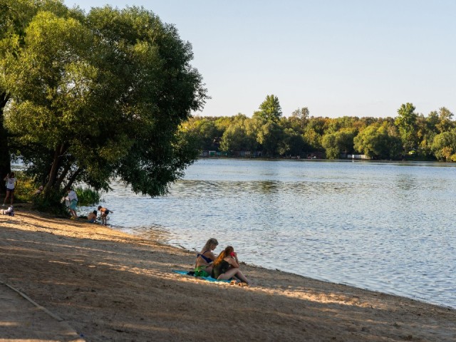 Вода в реке Истра прогрелась до плюс 15 градусов